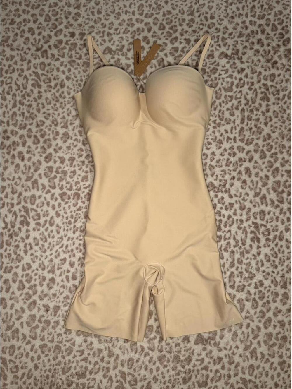 Skims Body Core Sculpt Underwire Mid-Thigh Bodysuit